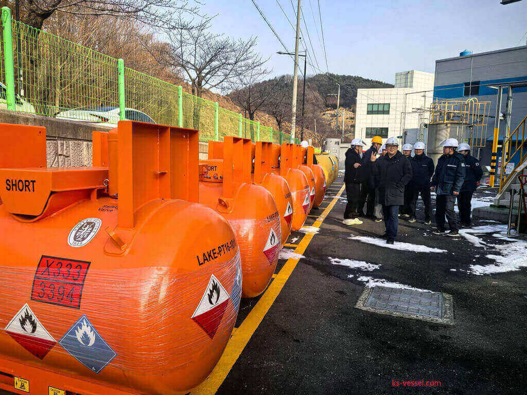 Stainless Steel T21 Ks1630 Un3394 C-430 Saddle Type Portable Tank Metal Alky Cylinder Stainless Steel T21 Ks1630 Un3394 C-430 Saddle Type Portable Tank Metal Alky Cylinder