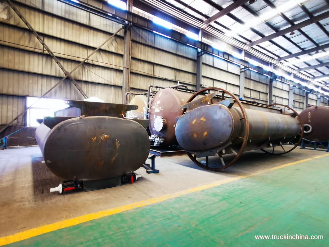 PE Lined Acid Tanks Body Chemical Transport Tanker (Elliptic Tank 3 compartments load Hydrochloric Acid Fluid Ferric Chloride with PE Rubber Coating 16-22m3)