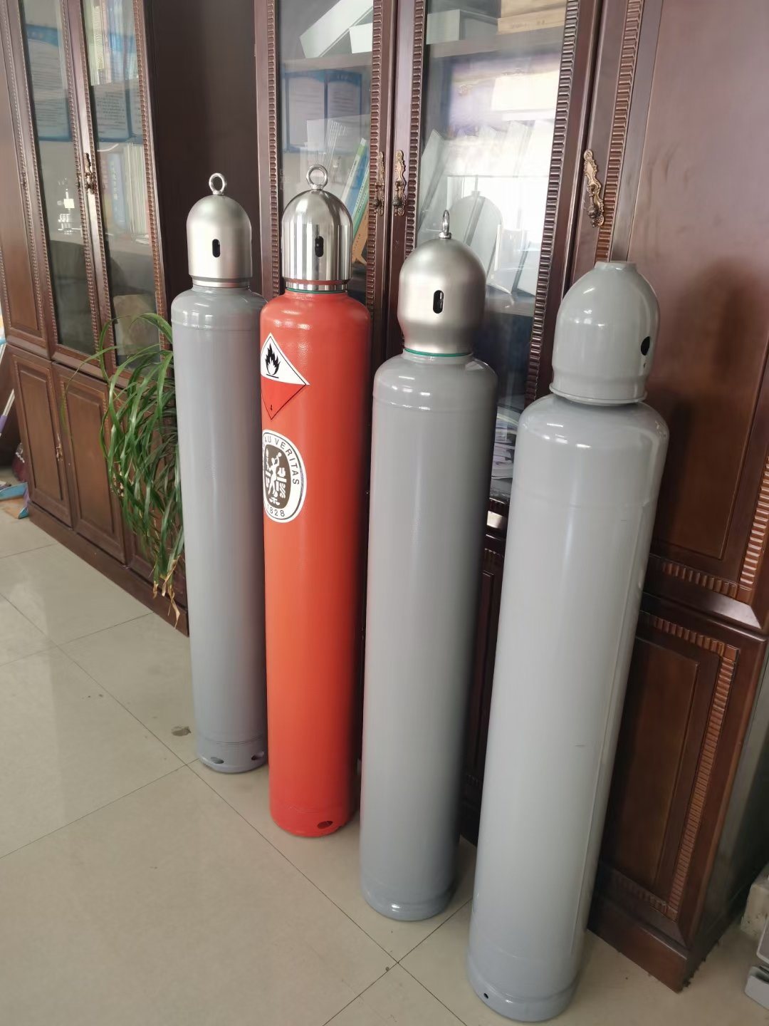 40L -615L Ultrapure Gas Cylinder Dichlorosilane [Un2189] [ Industrial High Purity Poison Gas Tank Cylinder with Un, Imdg, Tped, DOT ]