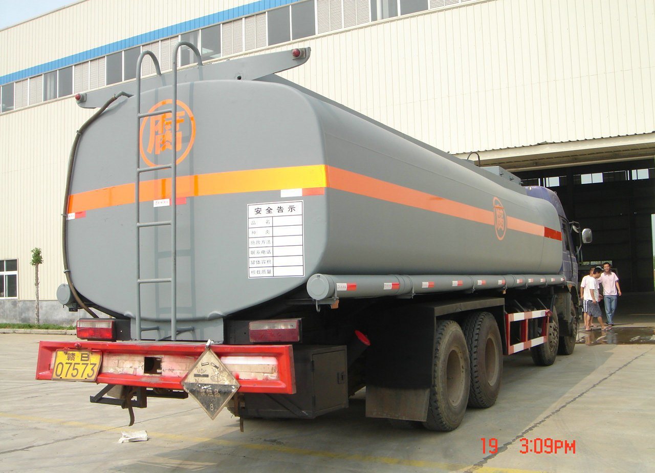 Customizing 24KL Steel Lined LLDPE Hydrochloric Acid Tank 