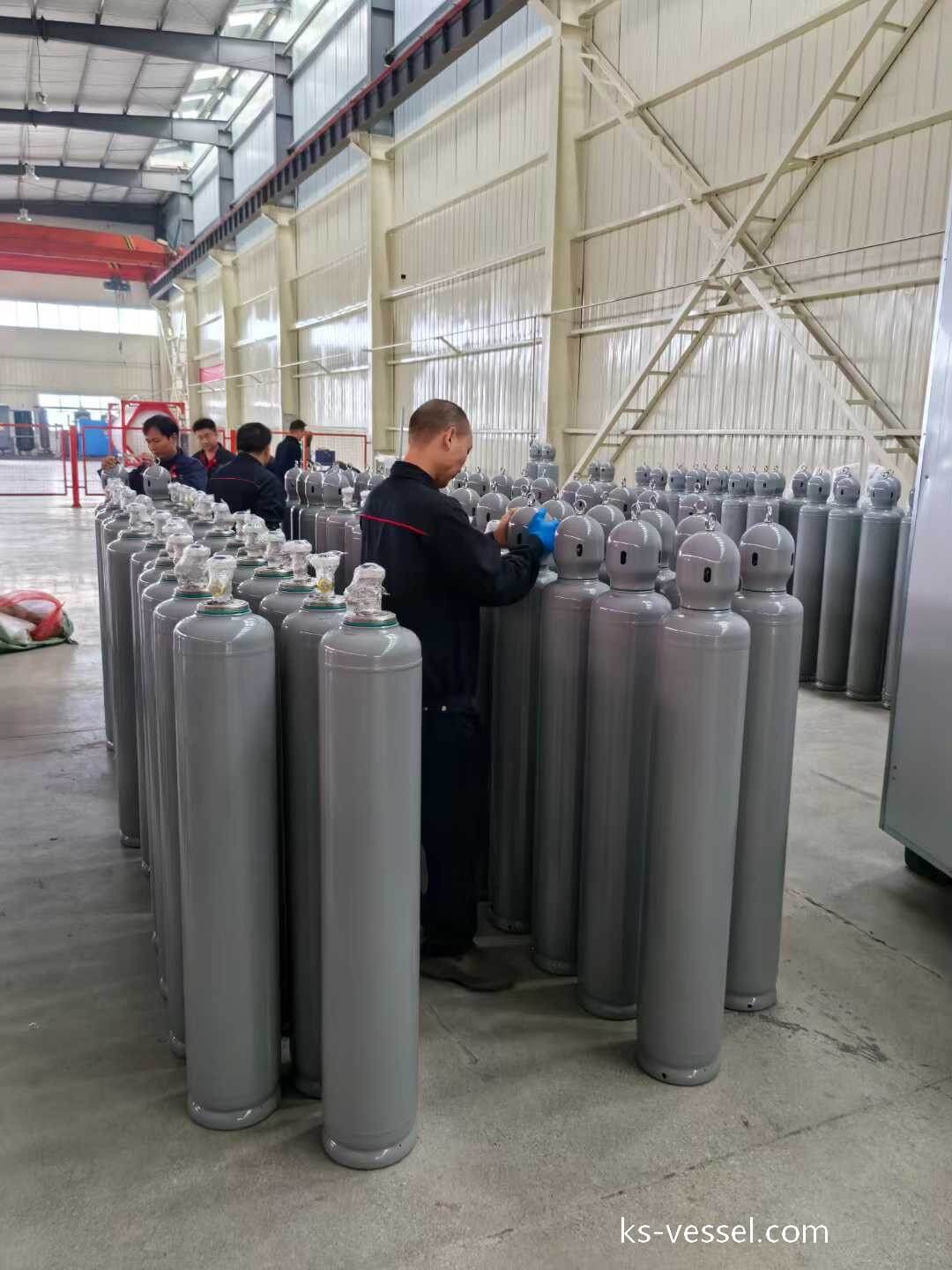 Cylinders for High-Purity Electronic Specialty Gases (5)